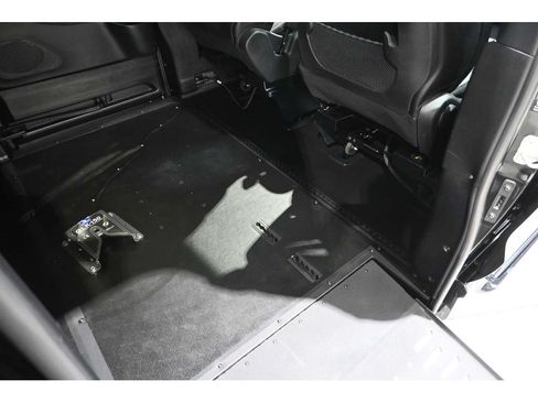Used 2023 Chrysler Pacifica Touring-L w/ S Appearance Package FWD image 19