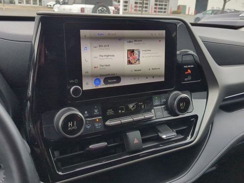 Used 2023 Toyota Highlander LE image 11