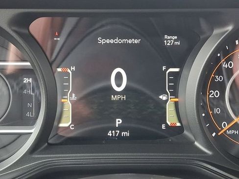 Used 2025 Jeep Gladiator Sport image 21