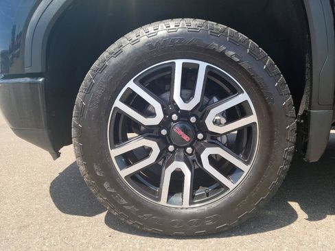 Used 2020 GMC Sierra 1500 AT4 w/ AT4 Premium Package AWD/4WD image 23