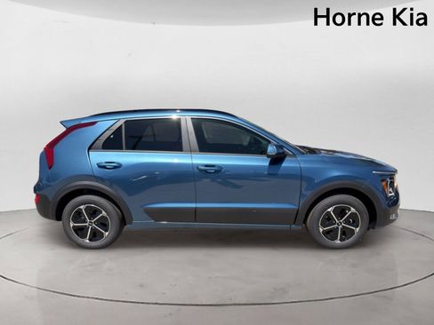 New 2026 Kia Niro EX FWD image 3