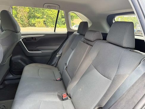 Used 2022 Toyota RAV4 LE AWD/4WD image 14