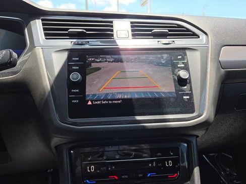 Used 2023 Volkswagen Tiguan SE FWD image 37