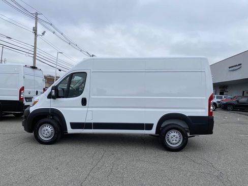 Used 2025 RAM ProMaster 2500 w/ Convenience Group FWD image 9