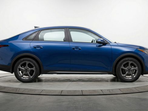 Used 2025 Kia K4 LXS FWD image 11