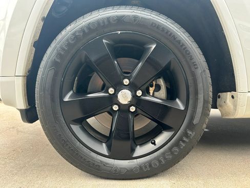 Used 2015 Jeep Grand Cherokee Overland AWD/4WD image 30