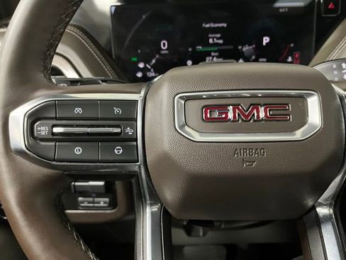 Used 2025 GMC Yukon XL Elevation w/ Elevation Premium Package AWD/4WD image 30