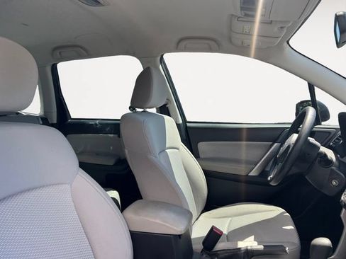 Used 2018 Subaru Forester 2.5i AWD/4WD image 15