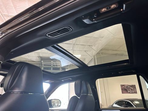 Used 2021 Lincoln Navigator Reserve w/ Luxury Package AWD/4WD image 37