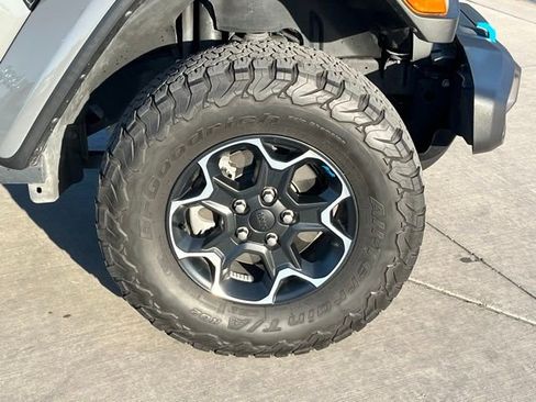 Used 2023 Jeep Wrangler Unlimited Rubicon 4xe AWD/4WD image 7
