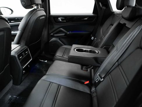 Certified 2023 Porsche Cayenne AWD/4WD image 35