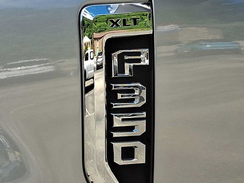 Used 2022 Ford F350 XLT w/ XLT Premium Package AWD/4WD image 30
