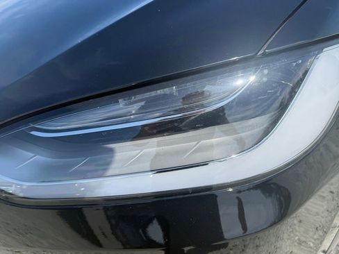 Used 2022 Tesla Model X Plaid image 9