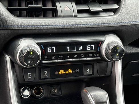 Used 2023 Toyota RAV4 SE image 22