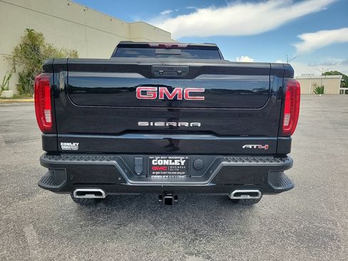 Used 2023 GMC Sierra 1500 AT4 w/ AT4 Premium Package AWD/4WD image 6