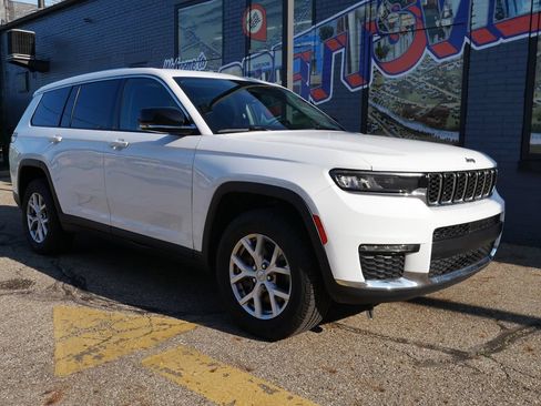 Used 2021 Jeep Grand Cherokee L Limited AWD/4WD image 33