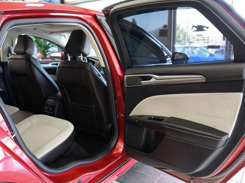 Used 2020 Ford Fusion SE w/ Equipment Group 151A image 44