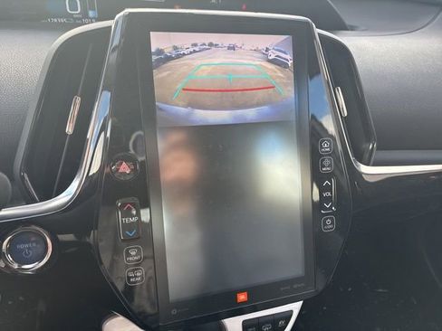 Used 2017 Toyota Prius Prime Advanced image 11