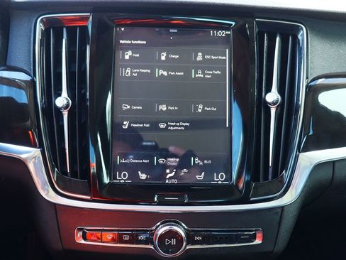 Used 2018 Volvo S90 T8 Momentum w/ Convenience Package image 54