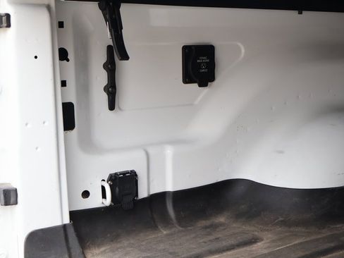 Used 2024 RAM 2500 Tradesman w/ Chrome Appearance Group image 6