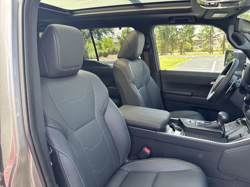 Used 2026 Lexus GX 550 w/ Accessory Package (2T) AWD/4WD image 38