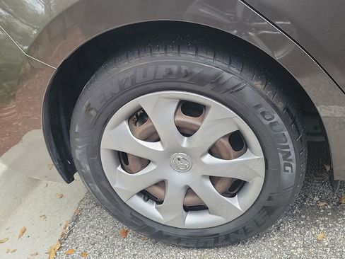 Used 2015 MAZDA MAZDA3 i SV image 11