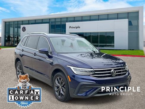 Certified 2023 Volkswagen Tiguan SE w/ Panoramic Sunroof Package FWD image 3