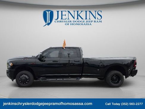 Used 2024 RAM 3500 Big Horn w/ Night Edition AWD/4WD image 8