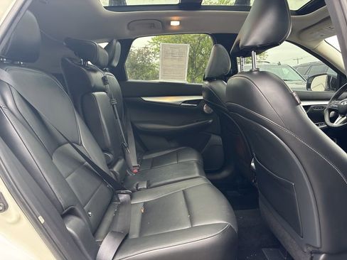 Used 2019 INFINITI QX50 Essential w/ Premium Heat Package AWD/4WD image 12