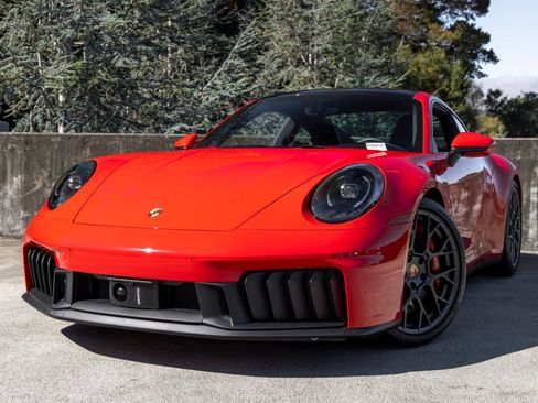 Certified 2026 Porsche 911 Carrera GTS RWD image 7