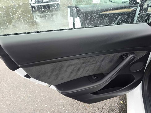 Used 2023 Tesla Model 3 Standard Range image 20