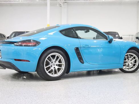 Used 2018 Porsche 718 Cayman RWD image 9