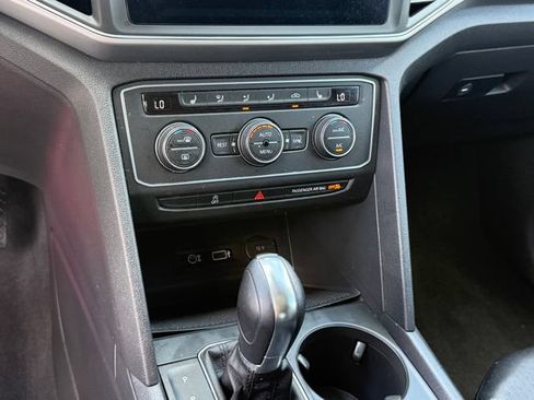 Used 2019 Volkswagen Atlas SE w/ Panoramic Sunroof Package FWD image 22