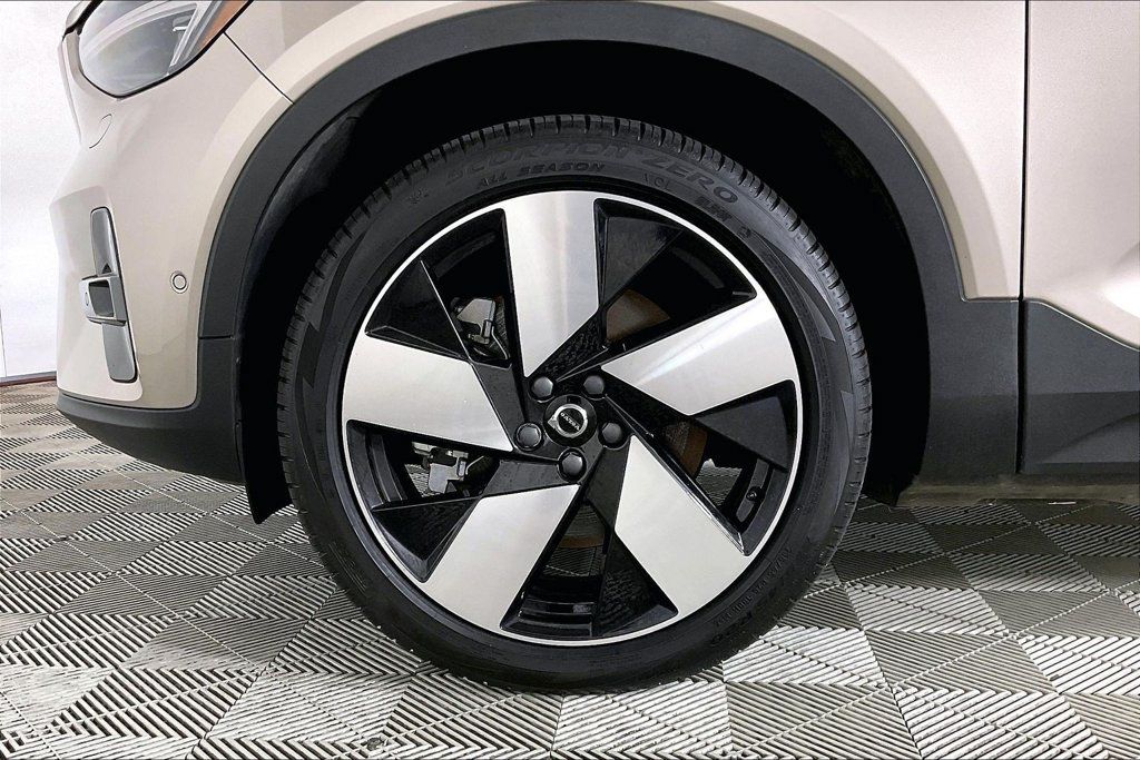 Used 2024 Volvo XC40 Recharge Ultimate w/ Protection Package Premier AWD/4WD image 8