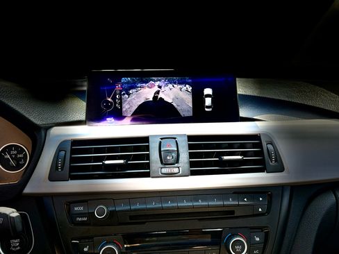 Used 2014 BMW 320i Sedan image 32