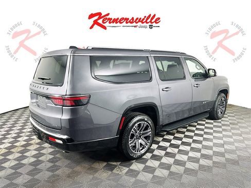 New 2025 Jeep Wagoneer L Series II w/ Convenience Group I image 7