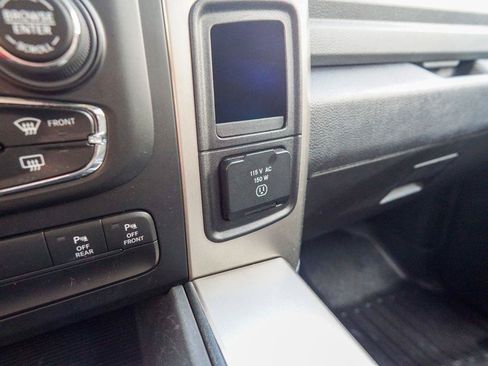 Used 2017 RAM 1500 Big Horn RWD image 24