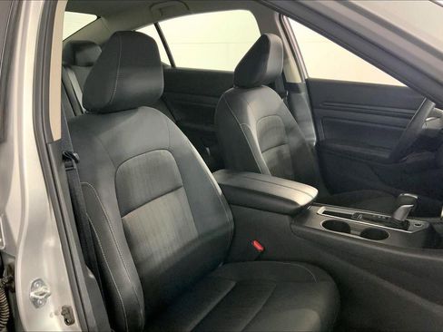 Used 2025 Nissan Altima 2.5 SV image 7