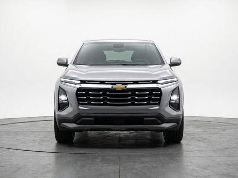 Used 2025 Chevrolet Equinox LT image 2