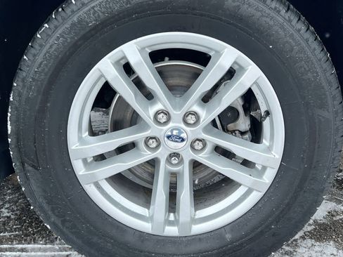 Used 2023 Ford Explorer XLT w/ Equipment Group 202A image 14