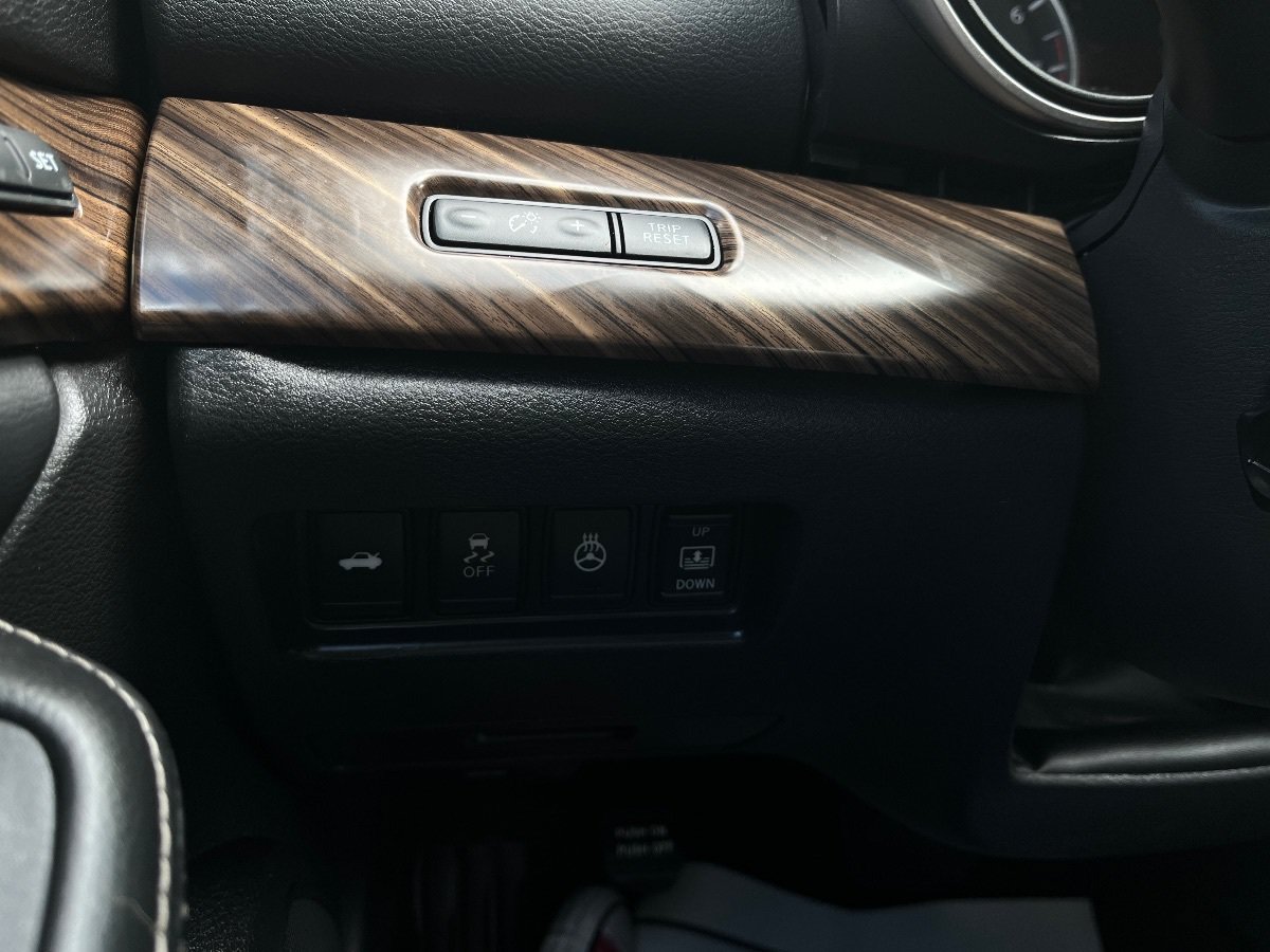 Used 2017 Nissan Maxima Platinum FWD image 23