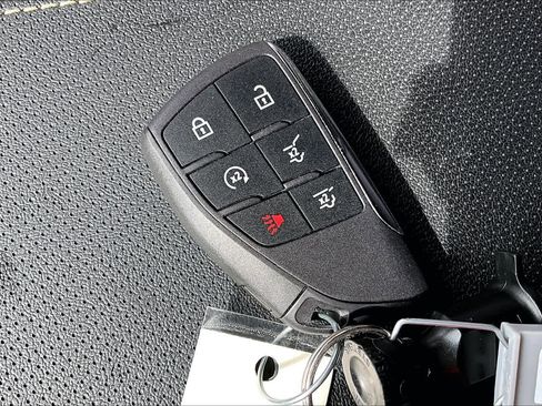 Used 2025 GMC Yukon Elevation image 13