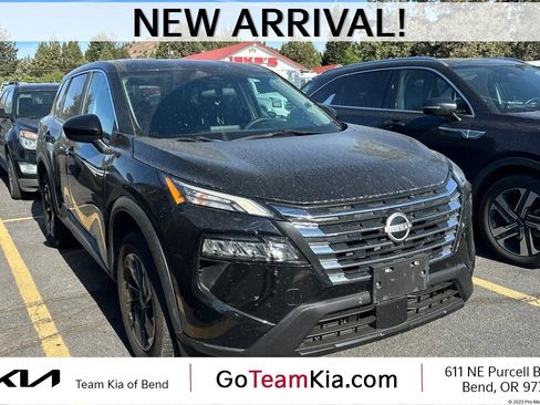 Used 2024 Nissan Rogue SV AWD/4WD image 1