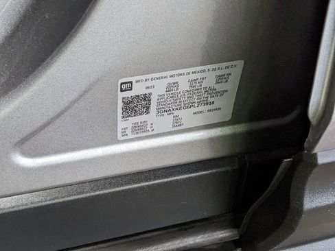 Used 2023 Chevrolet Equinox LT FWD image 30