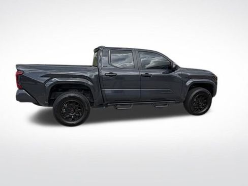 Used 2025 Toyota Tacoma SR5 image 4