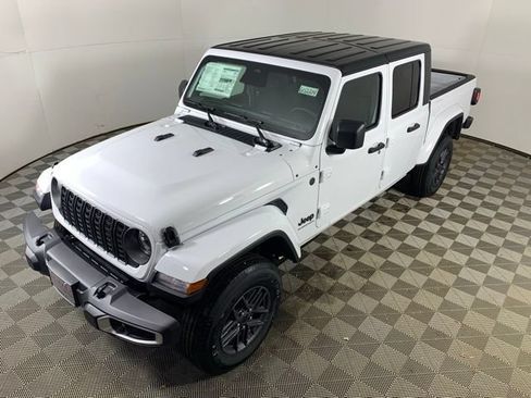 New 2026 Jeep Gladiator Sport AWD/4WD image 6