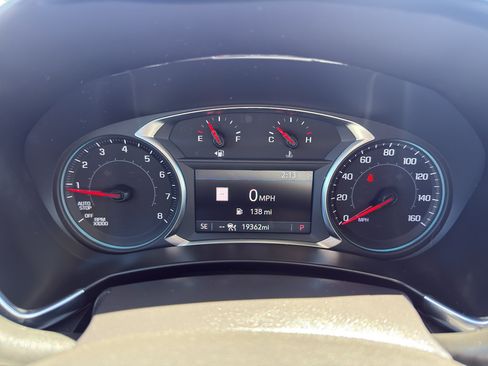 Certified 2024 Chevrolet Equinox Premier AWD/4WD image 17