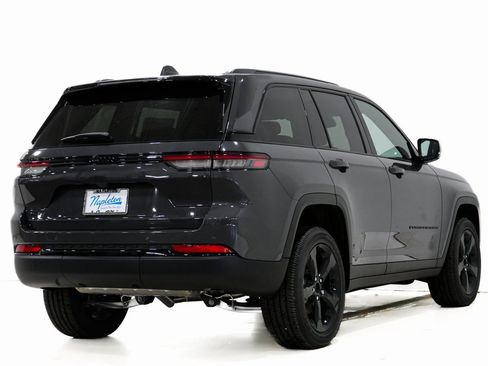 New 2025 Jeep Grand Cherokee 4WD image 7