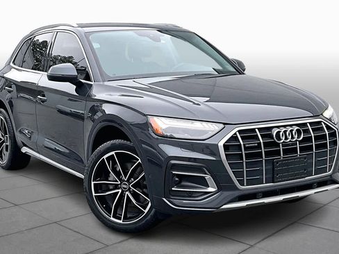 Used 2021 Audi Q5 Prestige w/ Prestige Package image 3