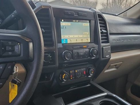 Used 2018 Ford F350 XLT image 19